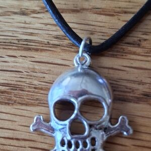 Silver Skull Pendant Necklace 3